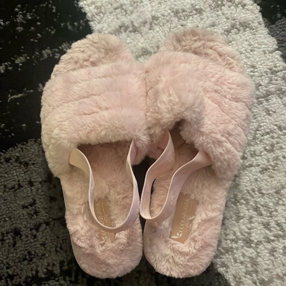 Pink Koolaburra by Ugg size 6 sling back fuzzy slippers